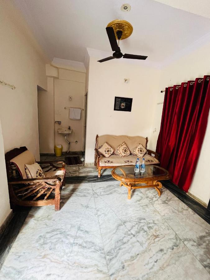 Tiwari G Home Stay Ujjain Exterior photo