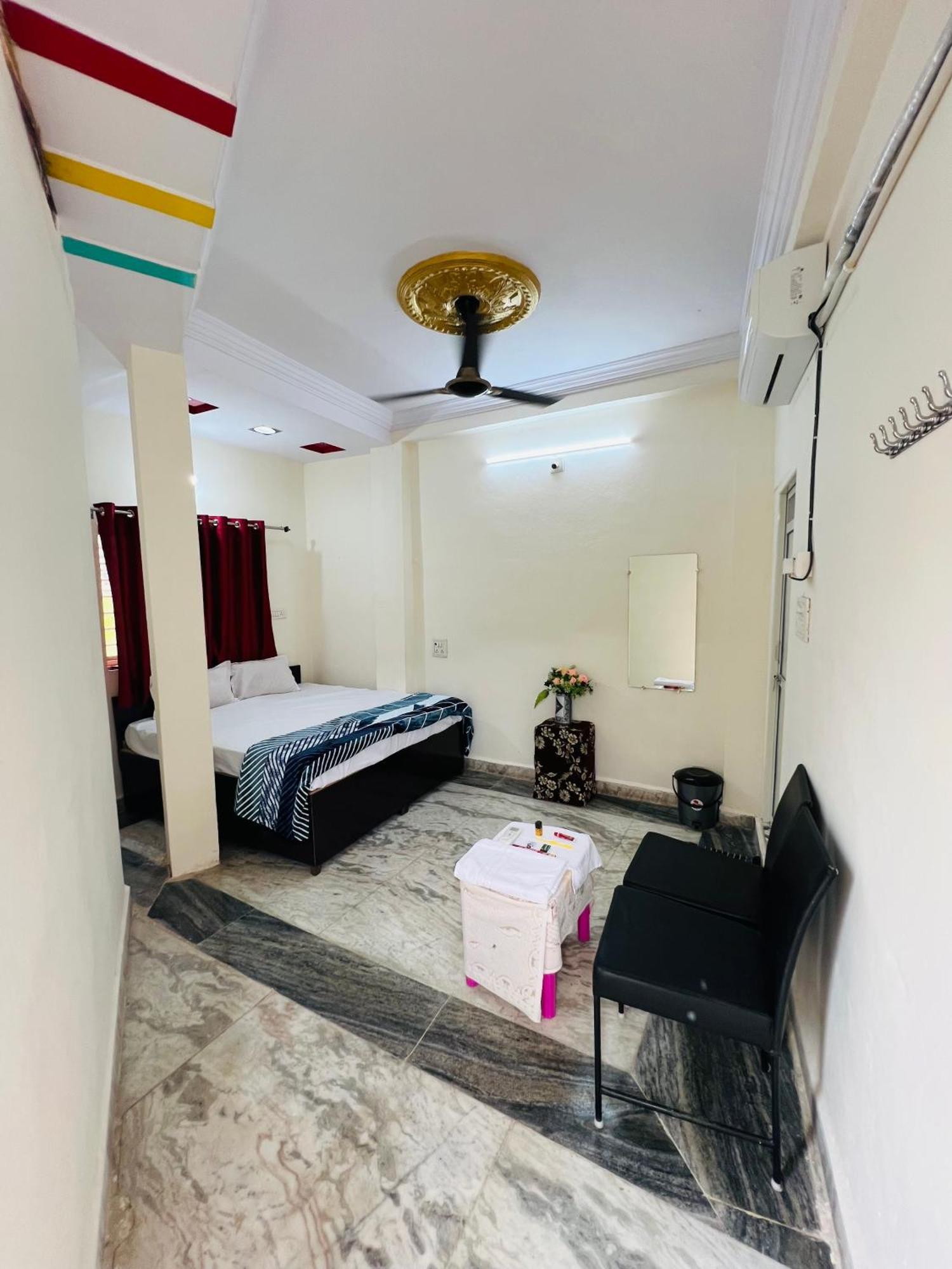 Tiwari G Home Stay Ujjain Exterior photo