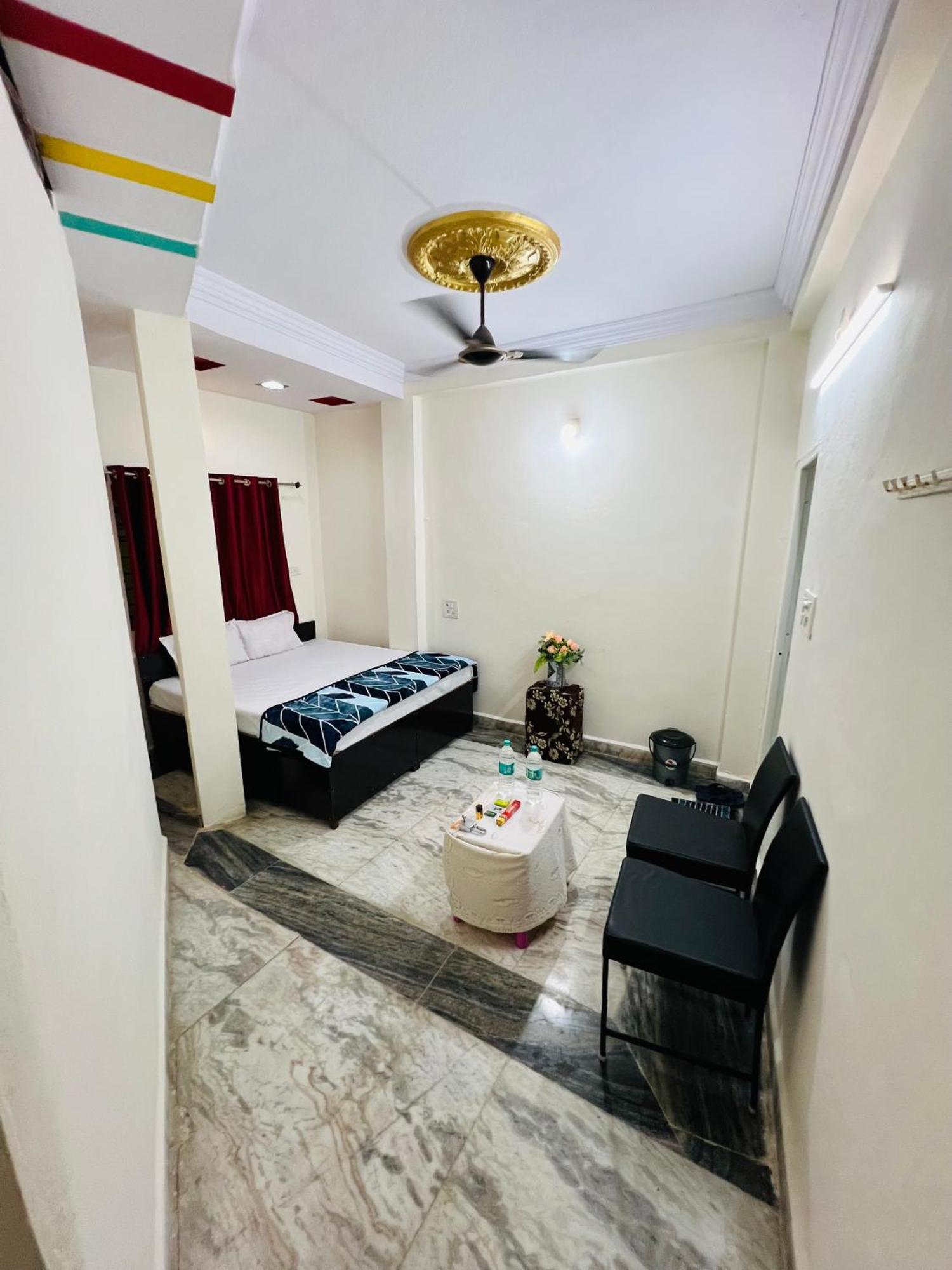 Tiwari G Home Stay Ujjain Exterior photo