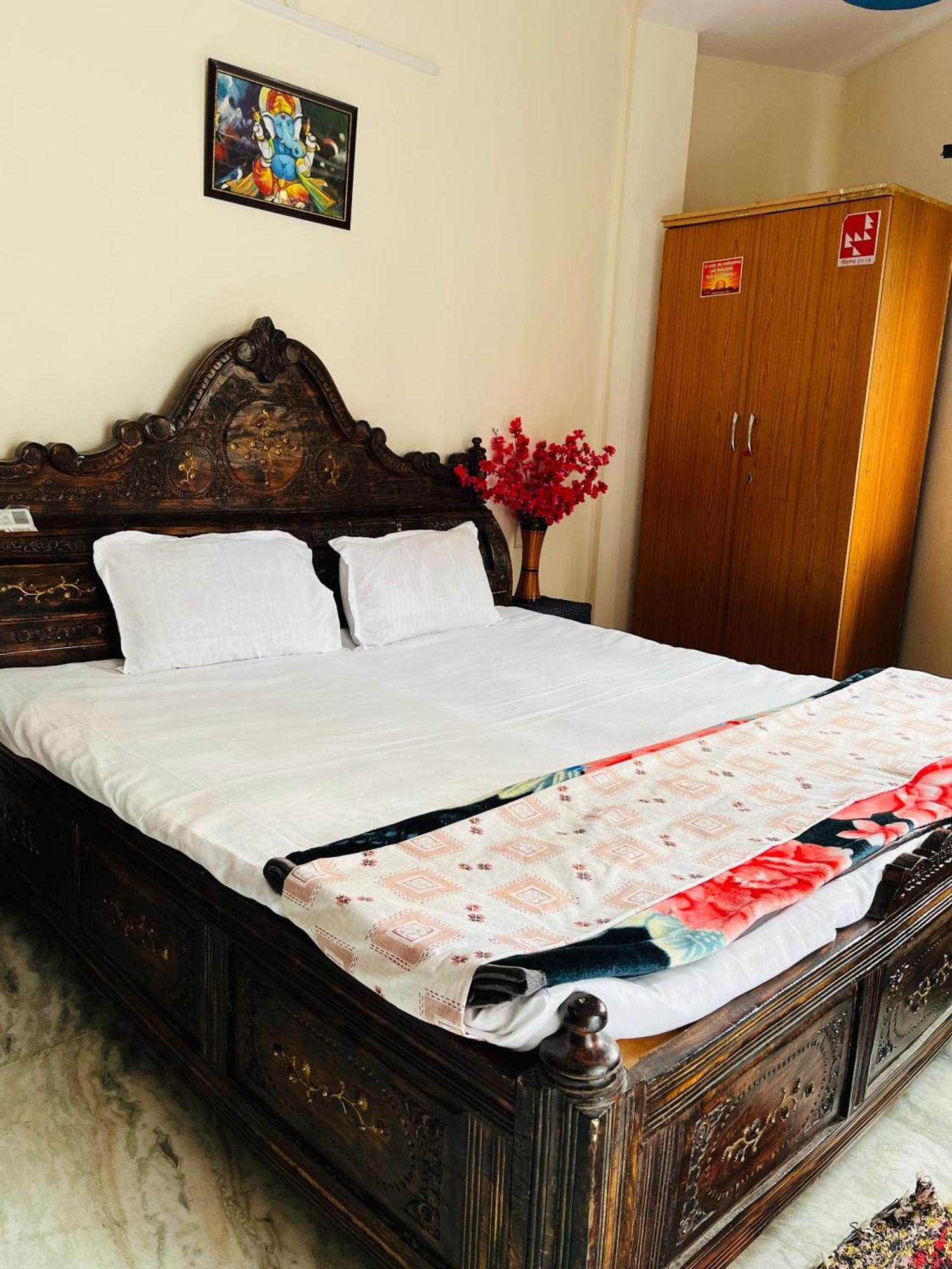 Tiwari G Home Stay Ujjain Exterior photo